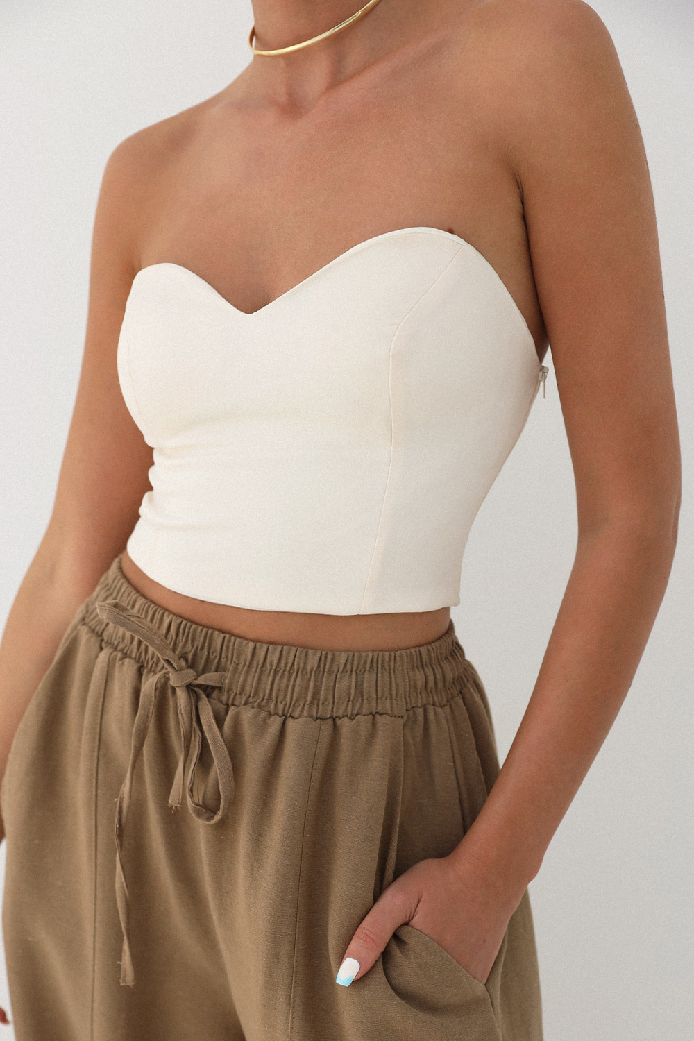 Straplez Kalp Yaka Cream Kadın Crop Top
