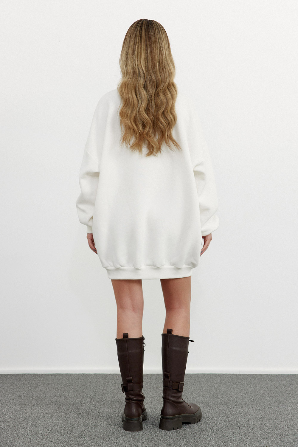 Bisiklet Yaka Oversize Uzun Beyaz Kadın Sweatshirt