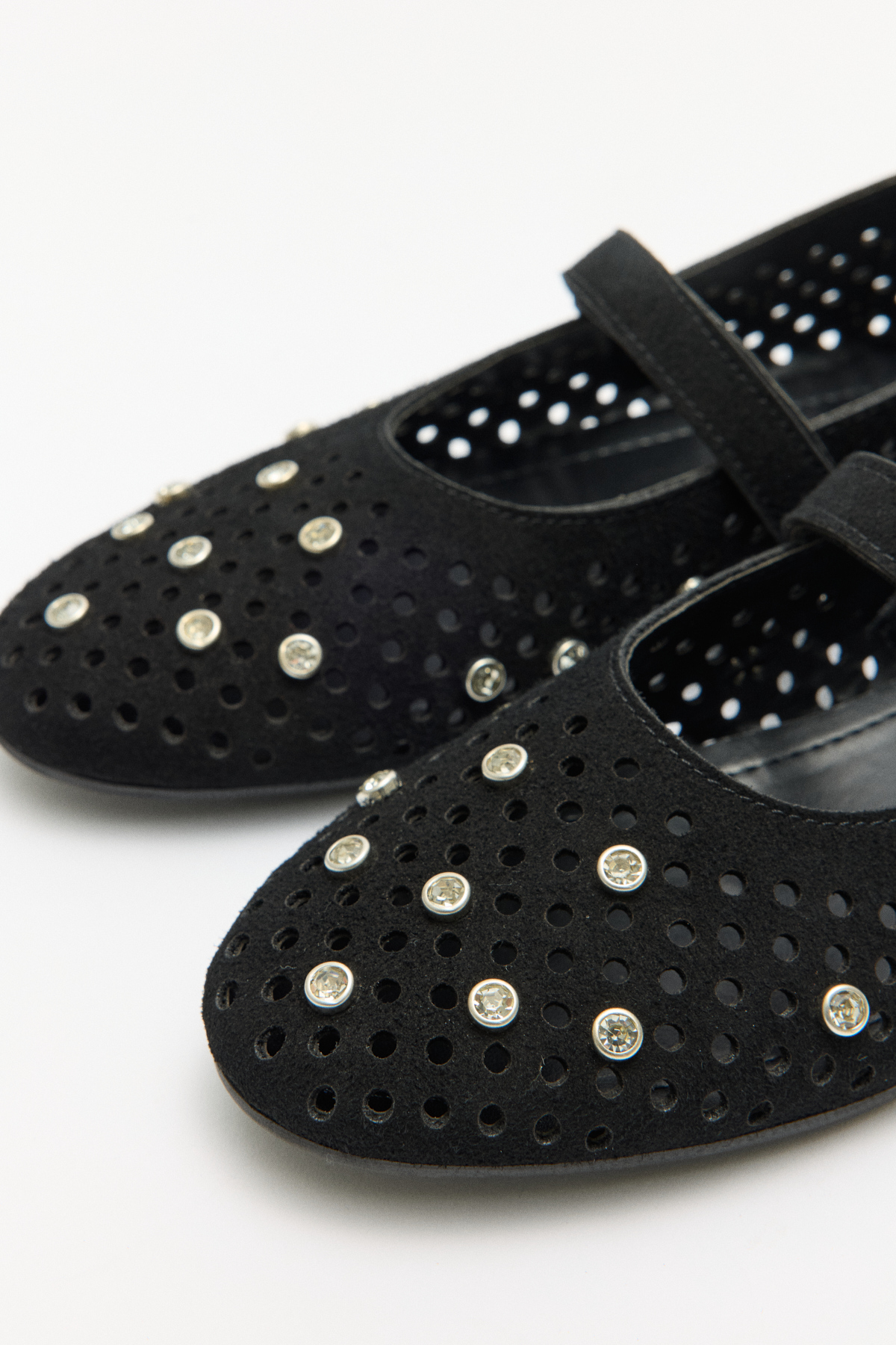 Taş İşlemeli Bantlı Siyah Süet Kadın Babet