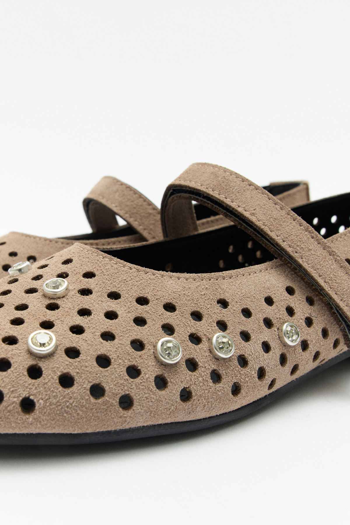 Taş İşlemeli Bantlı Vizon Süet Kadın Babet