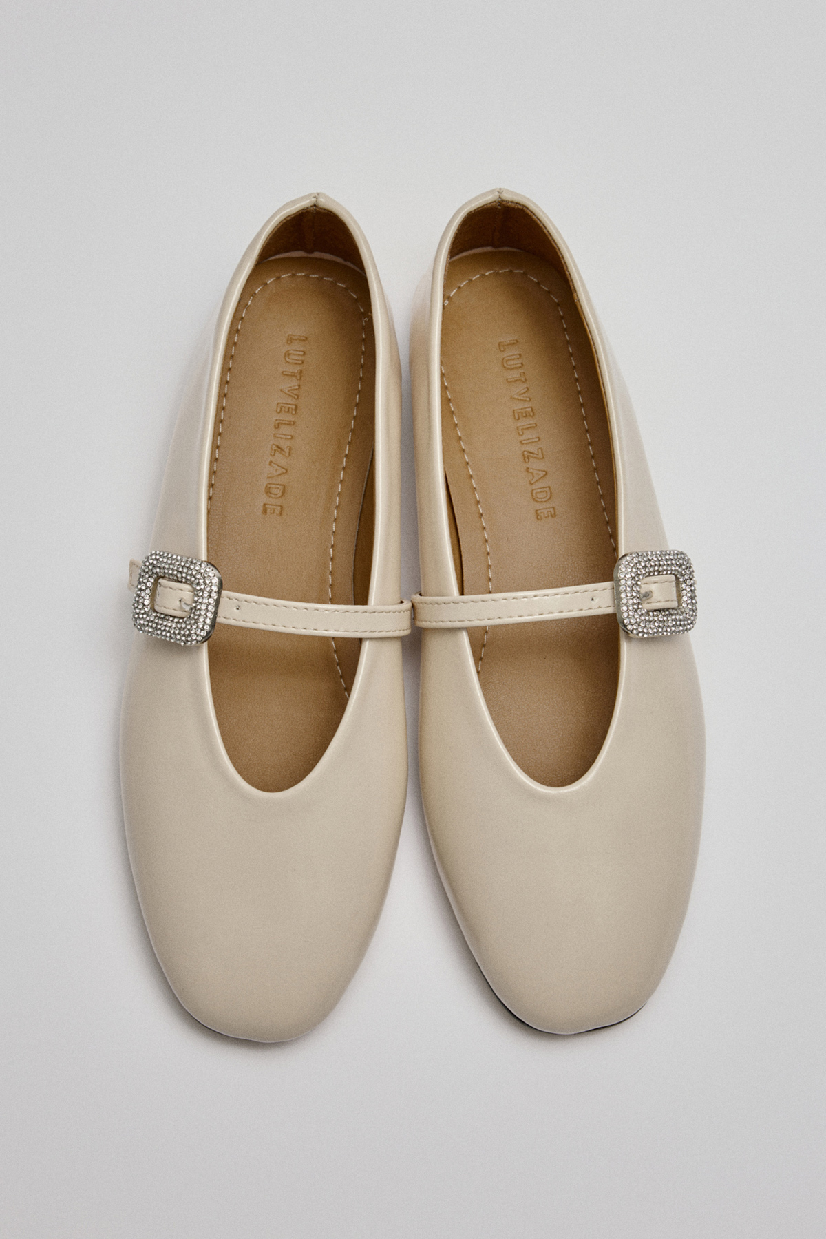 Taşlı Toka Detaylı Kemik Kadın Babet