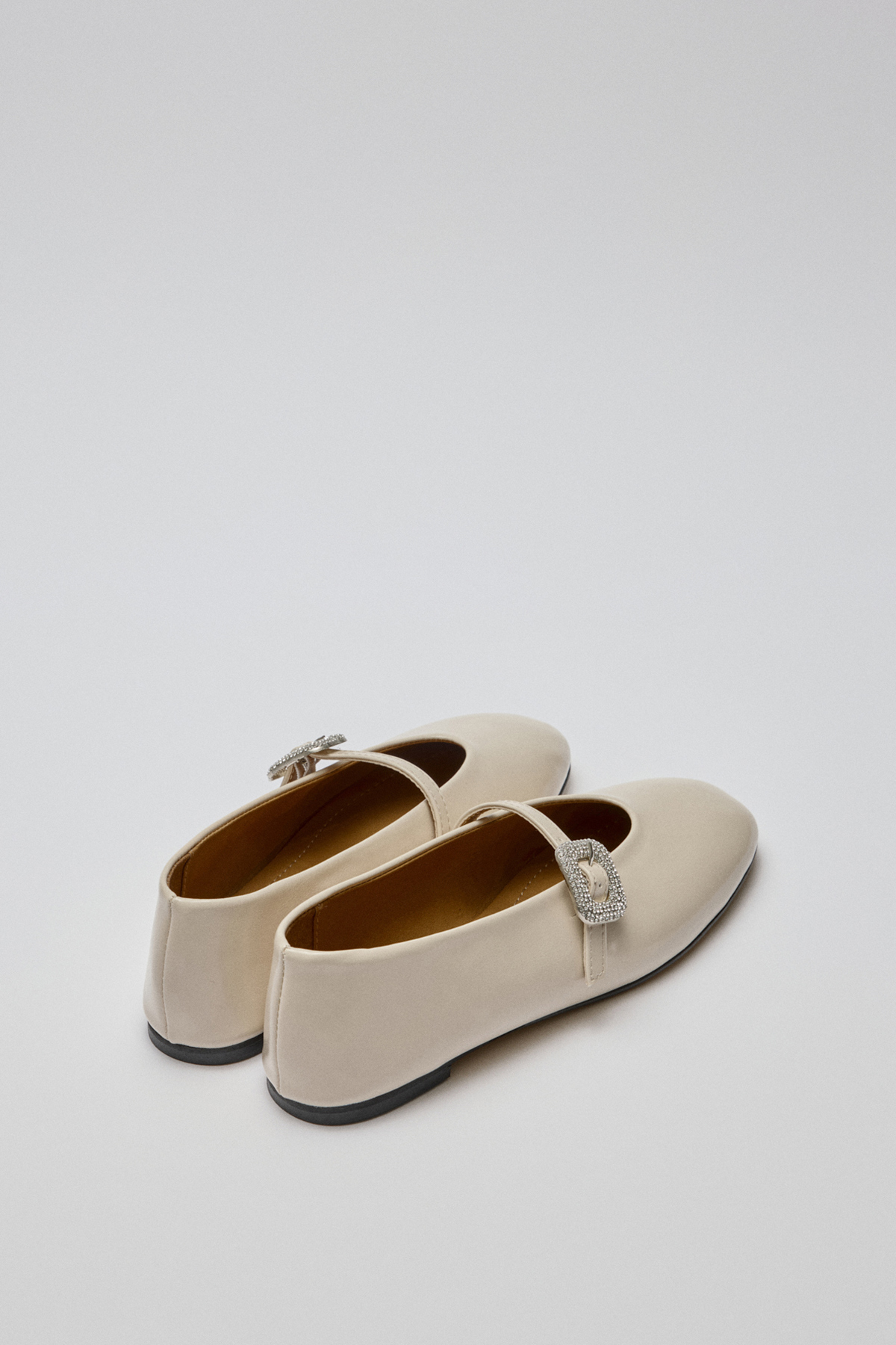 Taşlı Toka Detaylı Kemik Kadın Babet