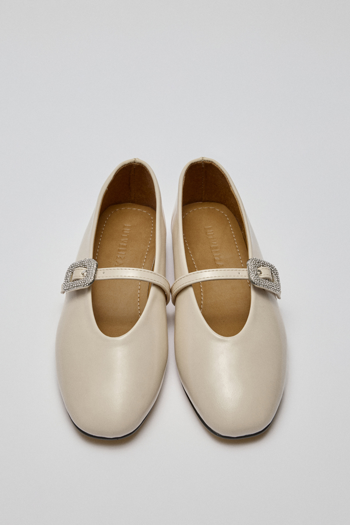 Taşlı Toka Detaylı Kemik Kadın Babet