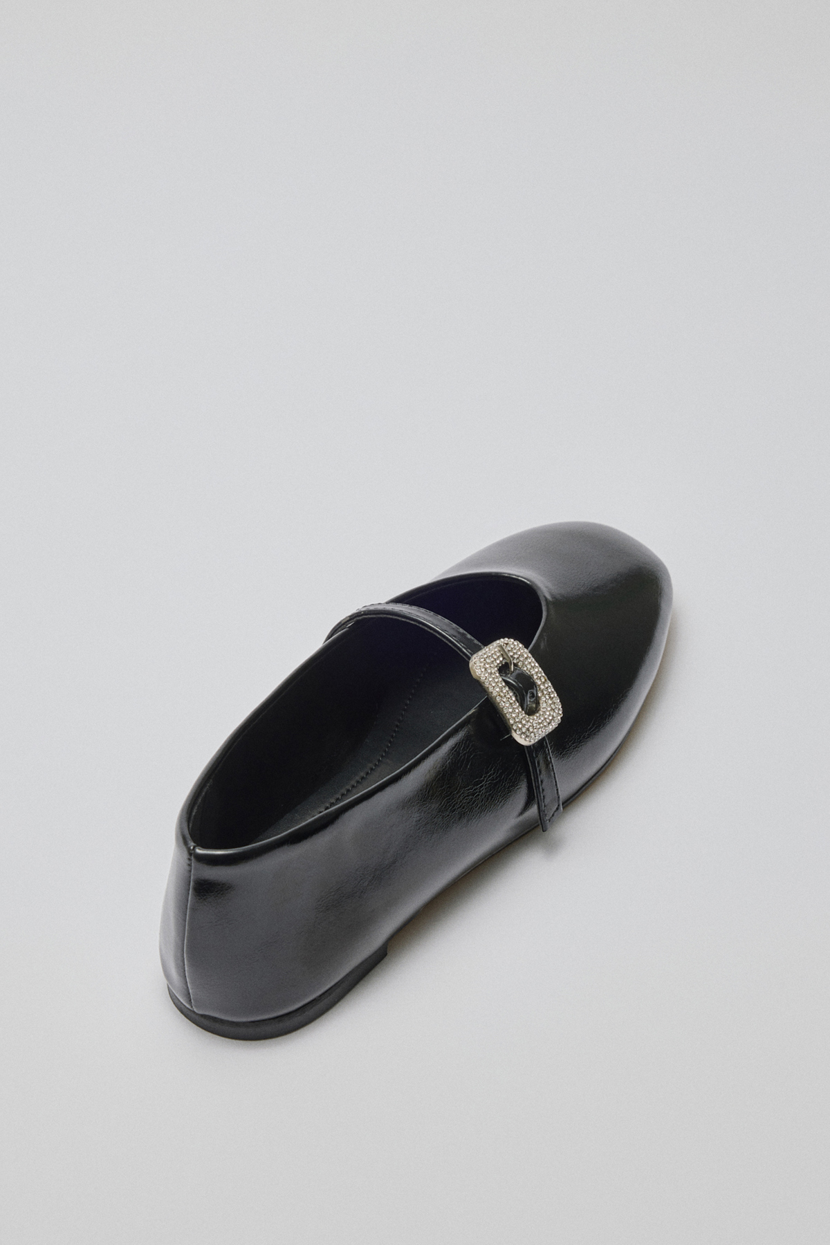 Taşlı Toka Detaylı Siyah Kadın Babet