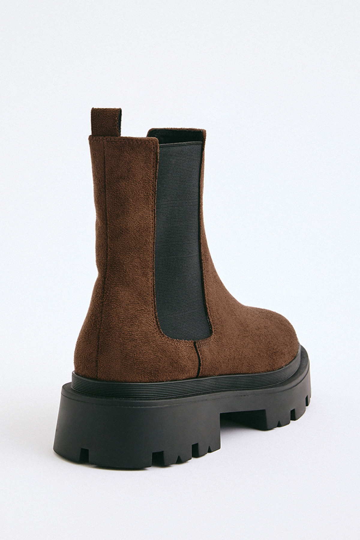 Tırtıklı Tabanlı Yanları Lastikli Acı Kahve Süet Kadın Bot