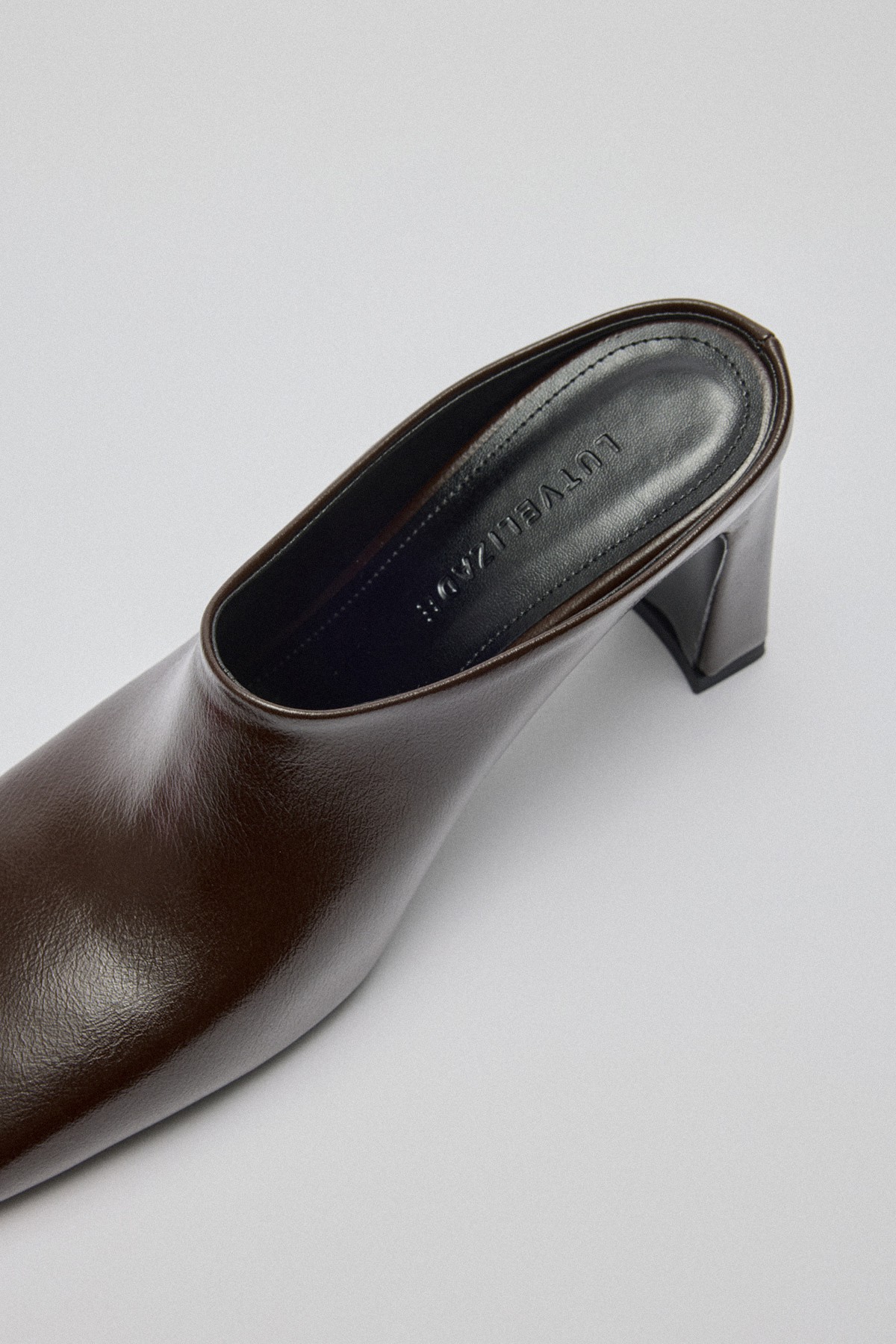 Küt Burun Terlik Acı Kahve Kadın Topuklu