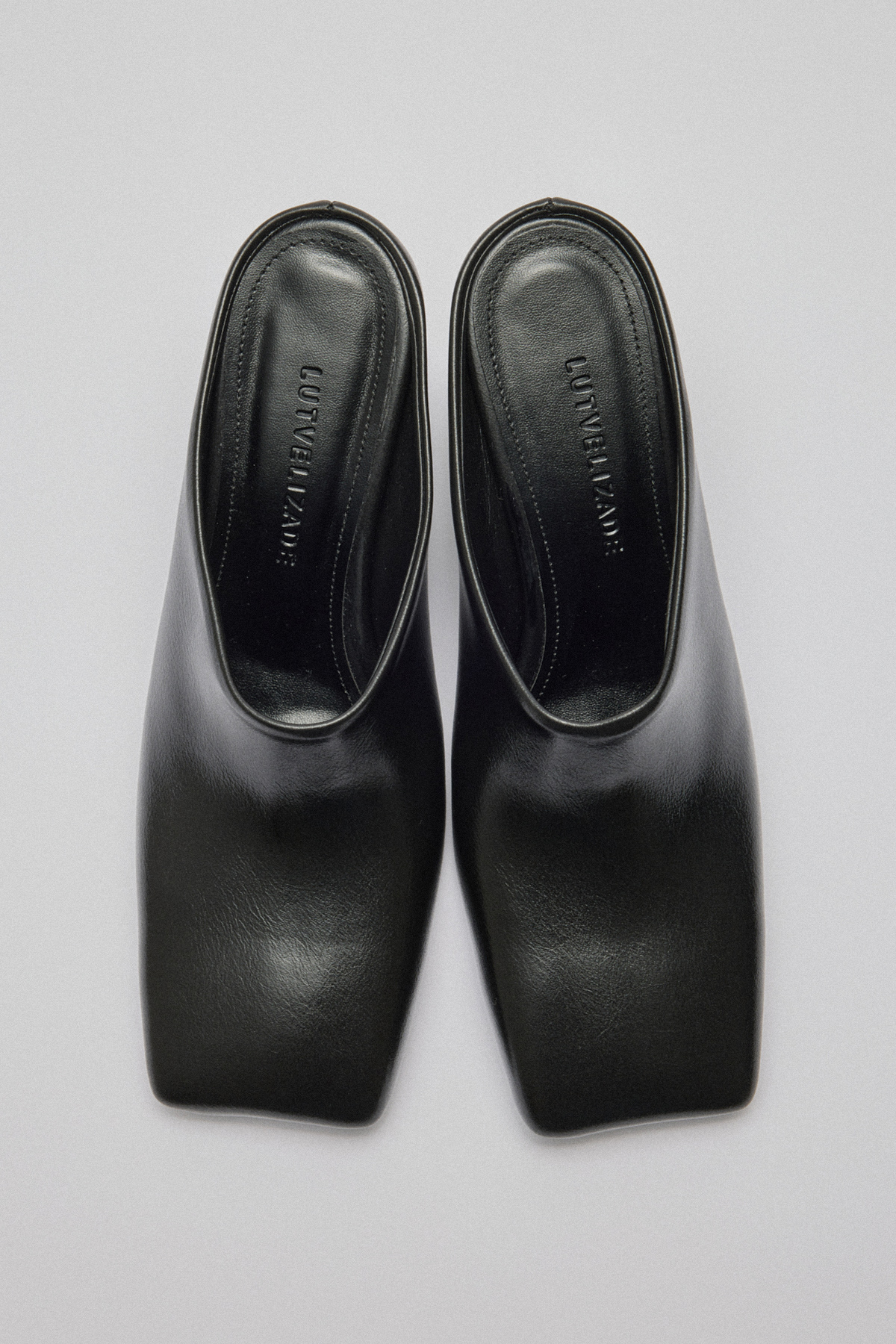 Küt Burun Terlik Siyah Kadın Topuklu