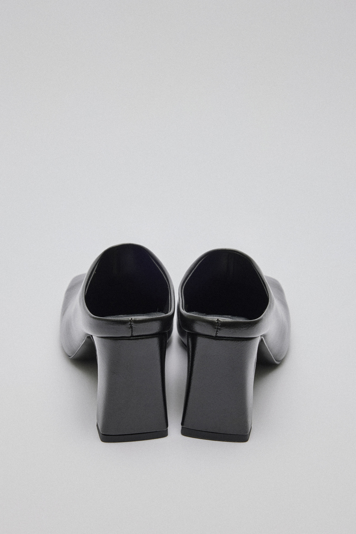 Küt Burun Terlik Siyah Kadın Topuklu