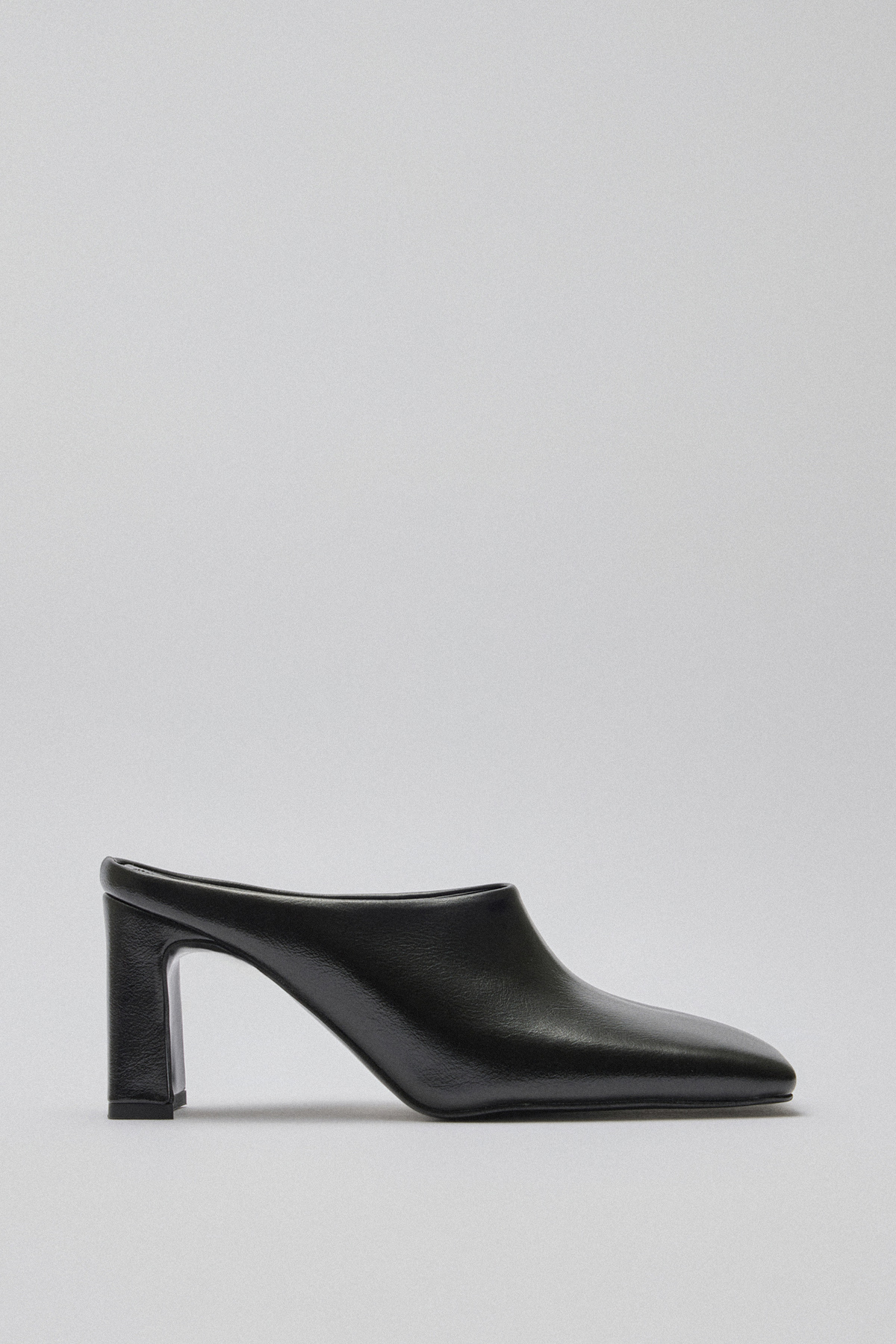 Küt Burun Terlik Siyah Kadın Topuklu