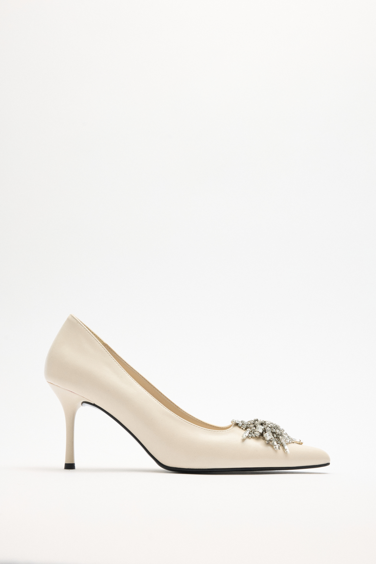 Sivri Burun Toka Detaylı Stiletto Kemik Kadın Topuklu