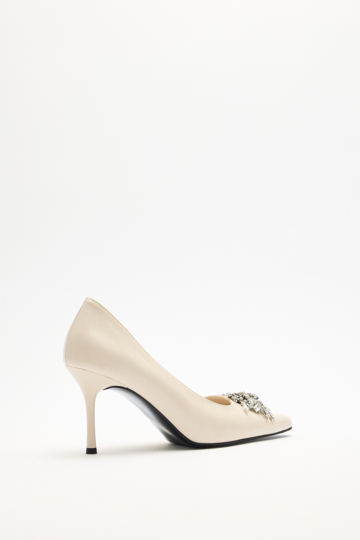 Sivri Burun Toka Detaylı Stiletto Kemik Kadın Topuklu