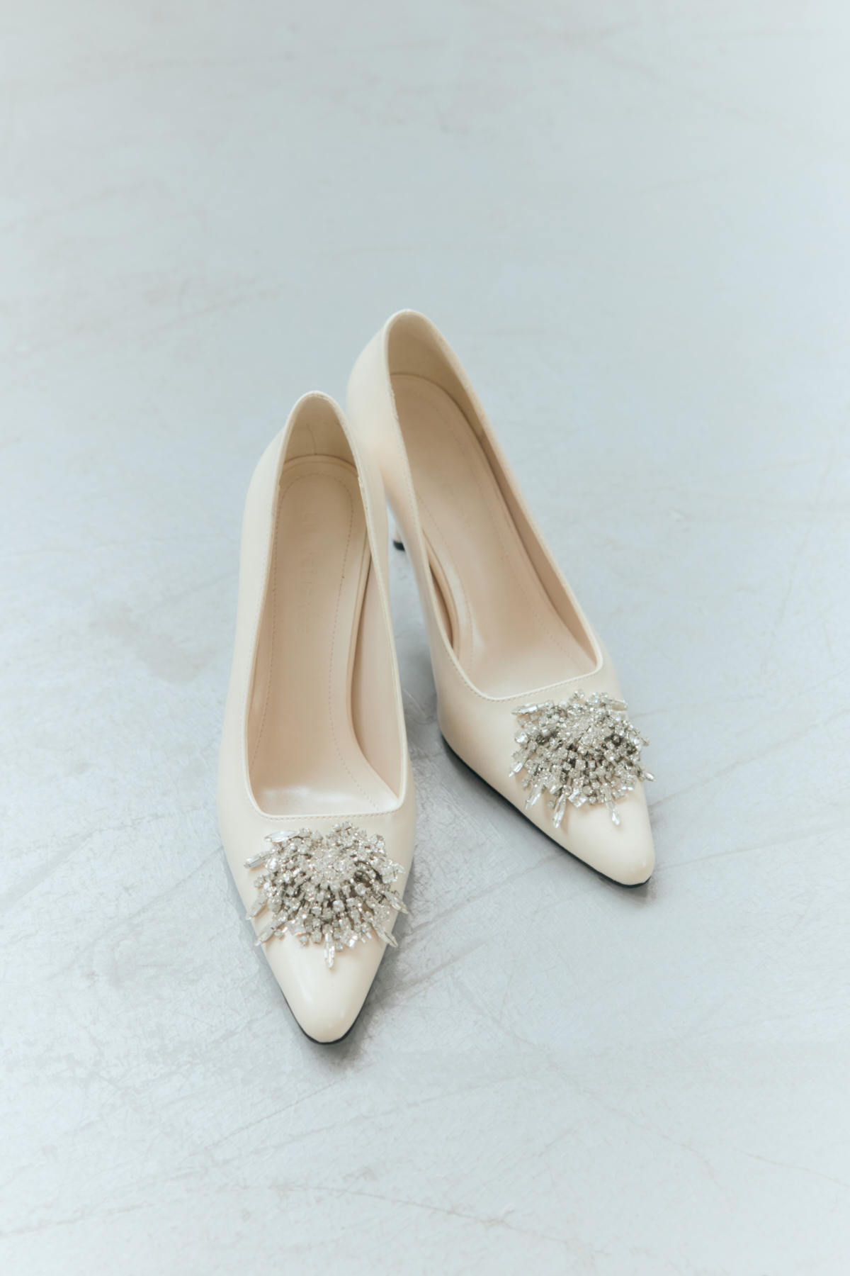 Sivri Burun Toka Detaylı Stiletto Kemik Kadın Topuklu