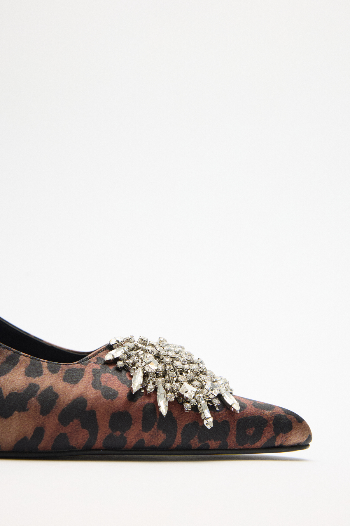 Sivri Burun Toka Detaylı Stiletto Leopar Kadın Topuklu