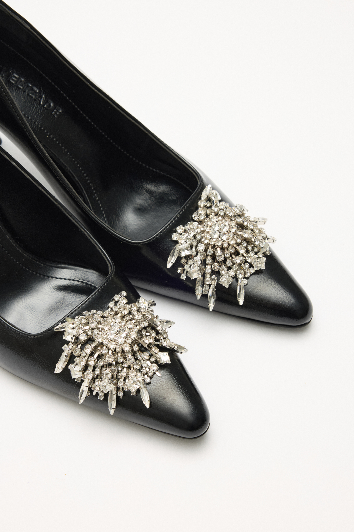 Sivri Burun Toka Detaylı Stiletto Siyah Kadın Topuklu