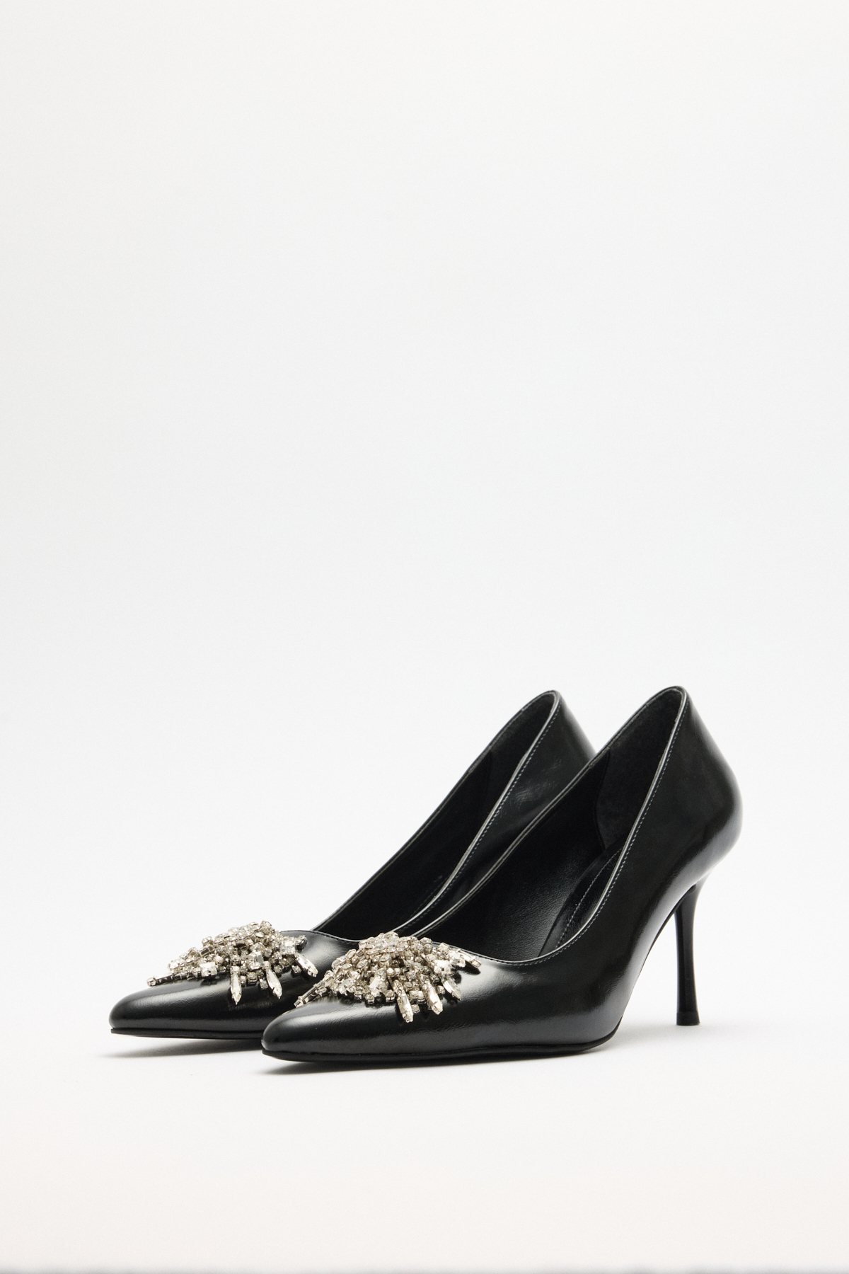 Sivri Burun Toka Detaylı Stiletto Siyah Kadın Topuklu