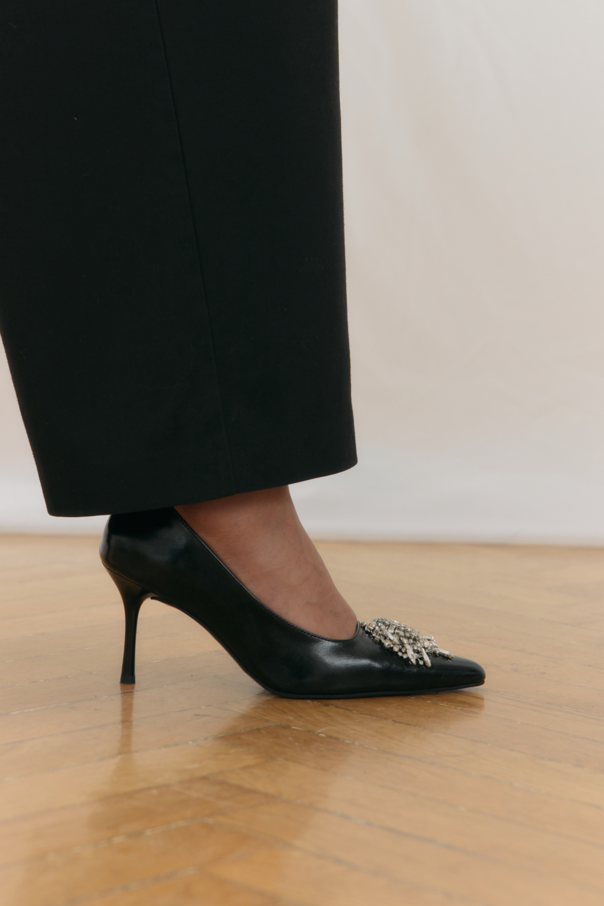 Sivri Burun Toka Detaylı Stiletto Siyah Kadın Topuklu