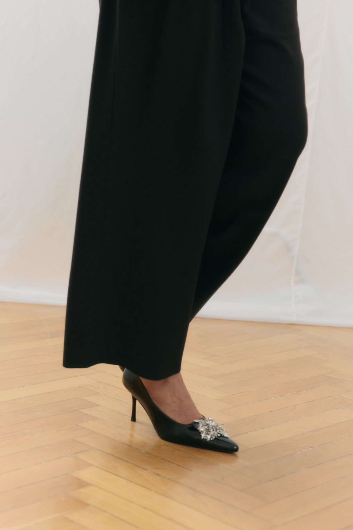 Sivri Burun Toka Detaylı Stiletto Siyah Kadın Topuklu