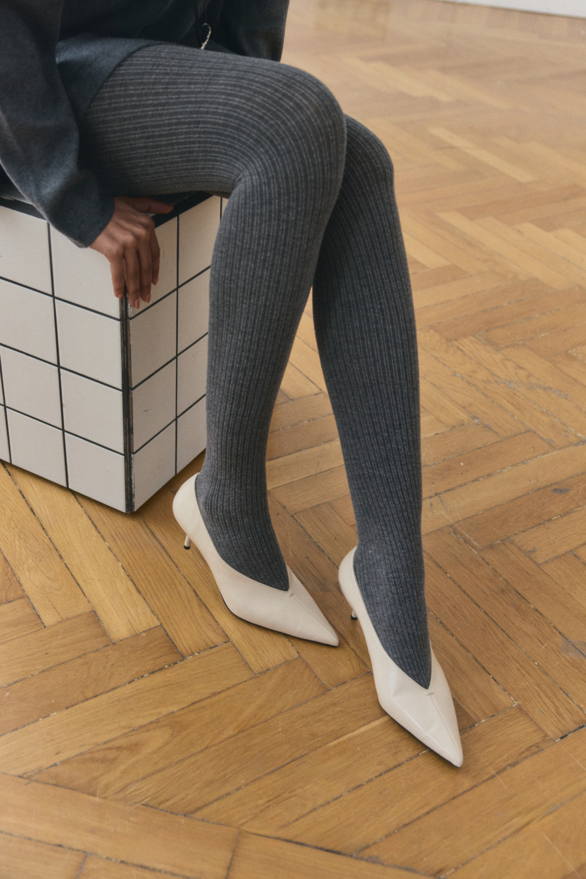 Sivri Burun Klasik Kemik Kadın Topuklu