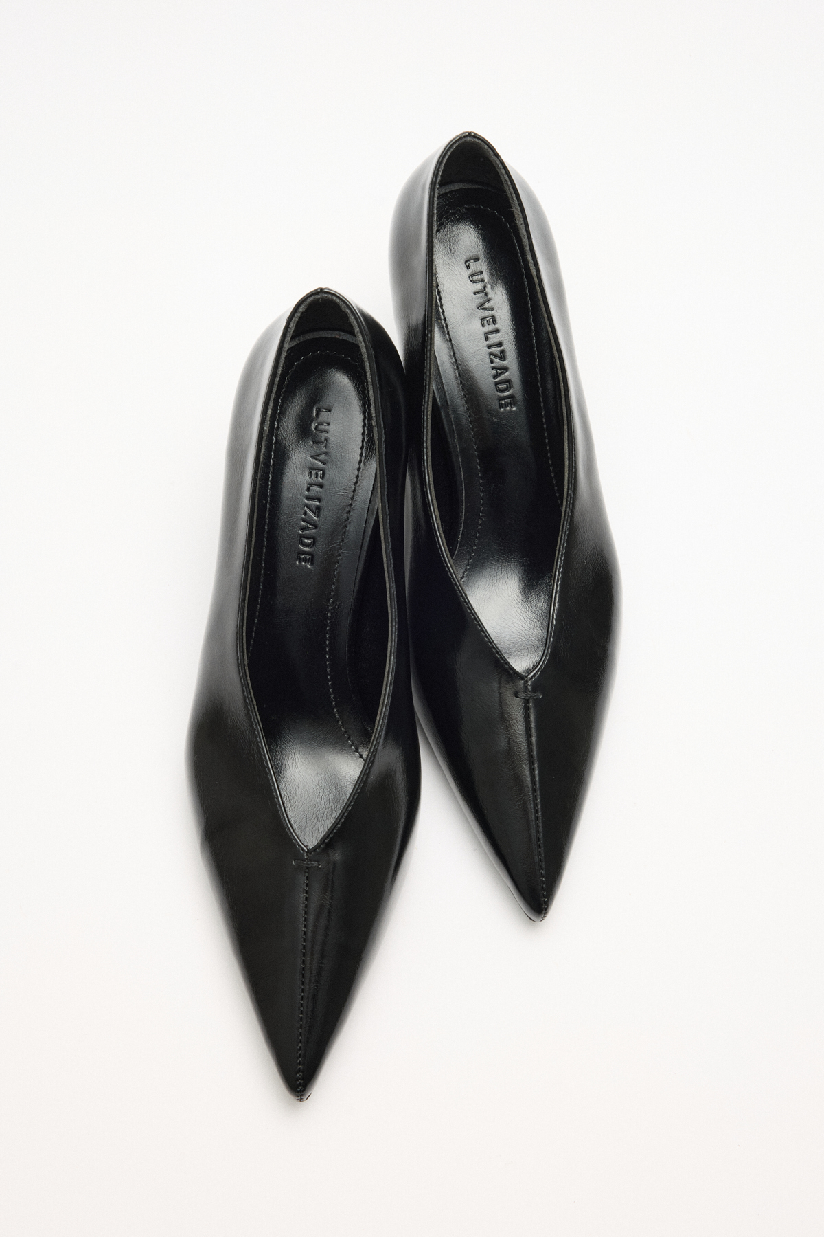 Sivri Burun Klasik Siyah Kadın Topuklu