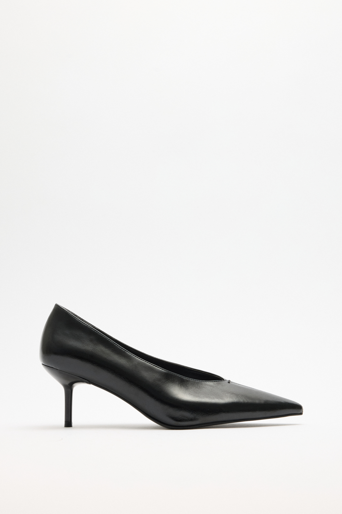 Sivri Burun Klasik Siyah Kadın Topuklu