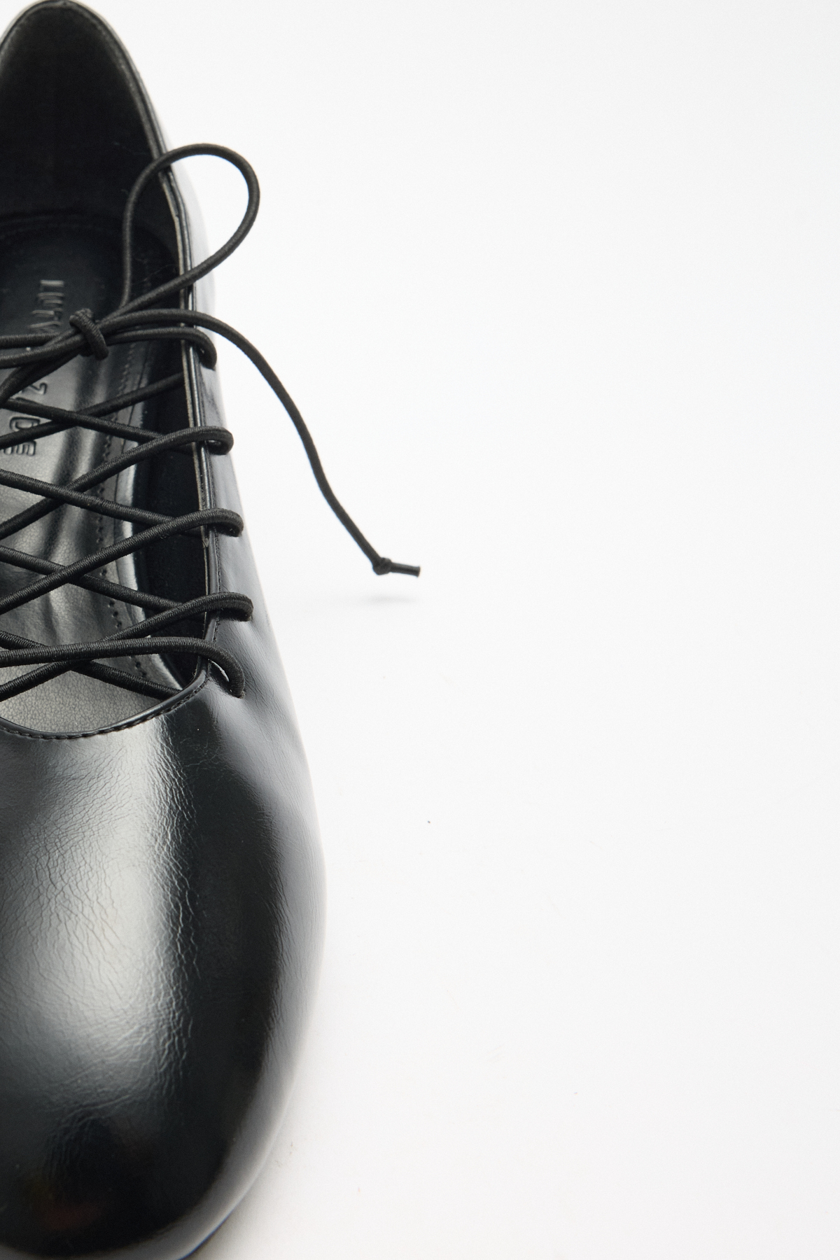 Bağcık Detaylı Kısa Topuklu Siyah Kadın Topuklu