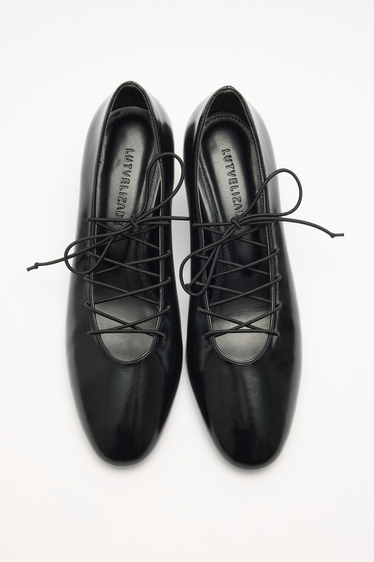 Bağcık Detaylı Kısa Topuklu Siyah Kadın Topuklu