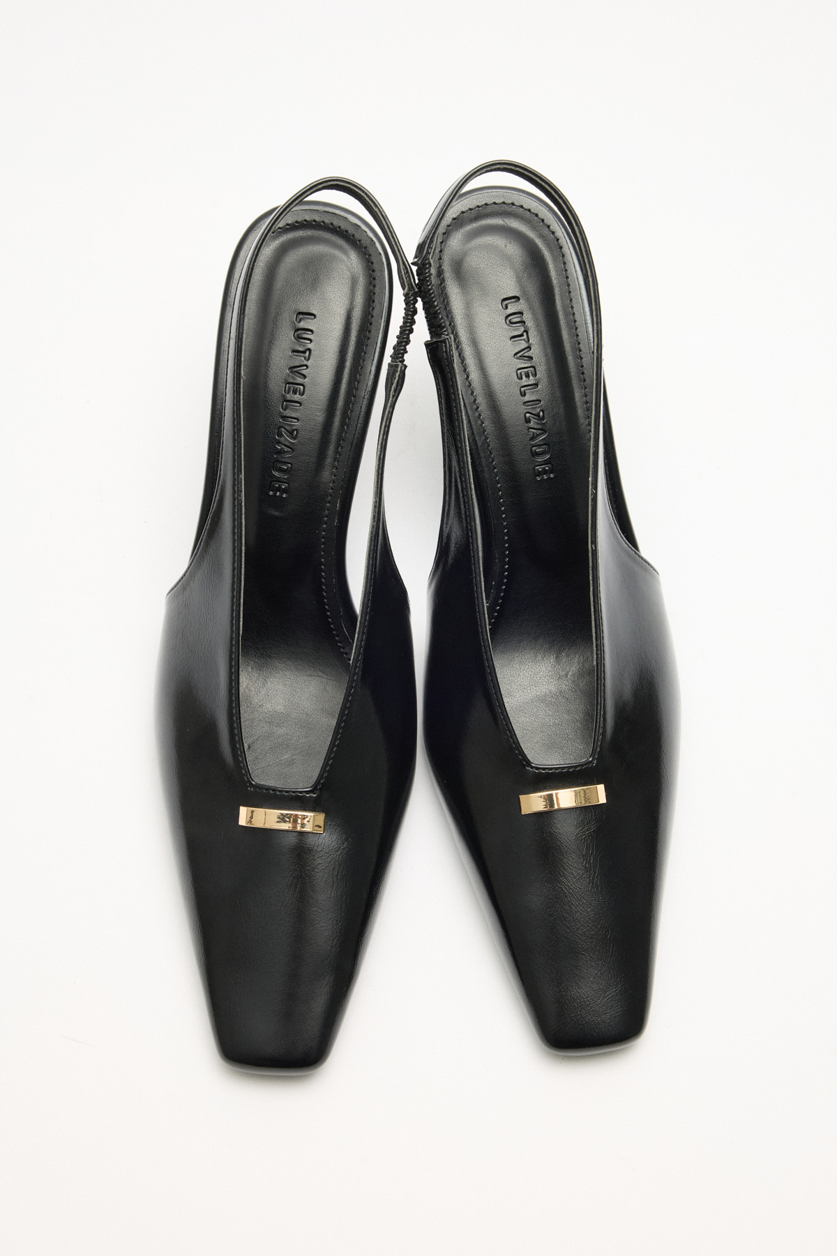 Küt Burun Dekolteli Toka Detaylı Siyah Kadın Topuklu