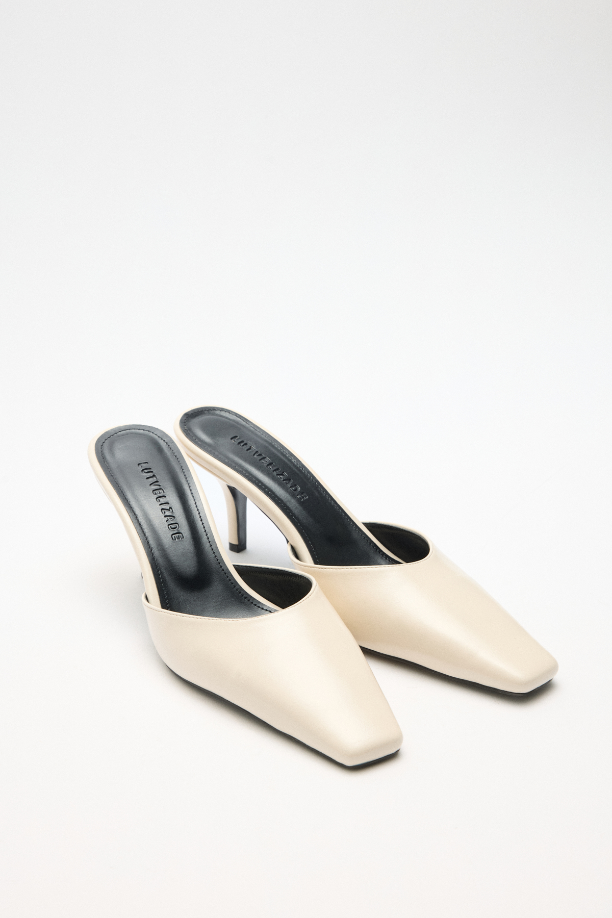 Küt Burun İnce Topuk Kemik Kadın Topuklu