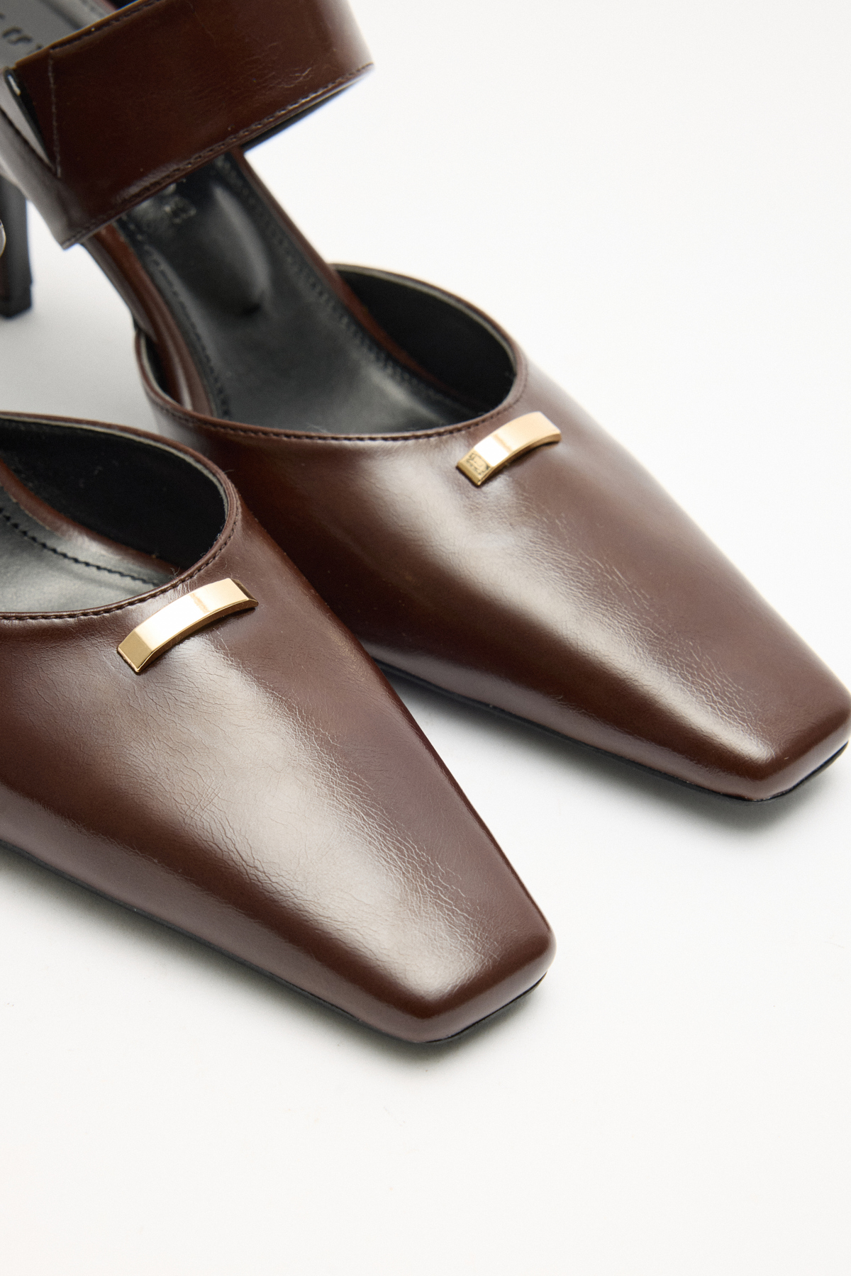 Küt Burun Toka Detaylı Acı Kahve Kadın Topuklu