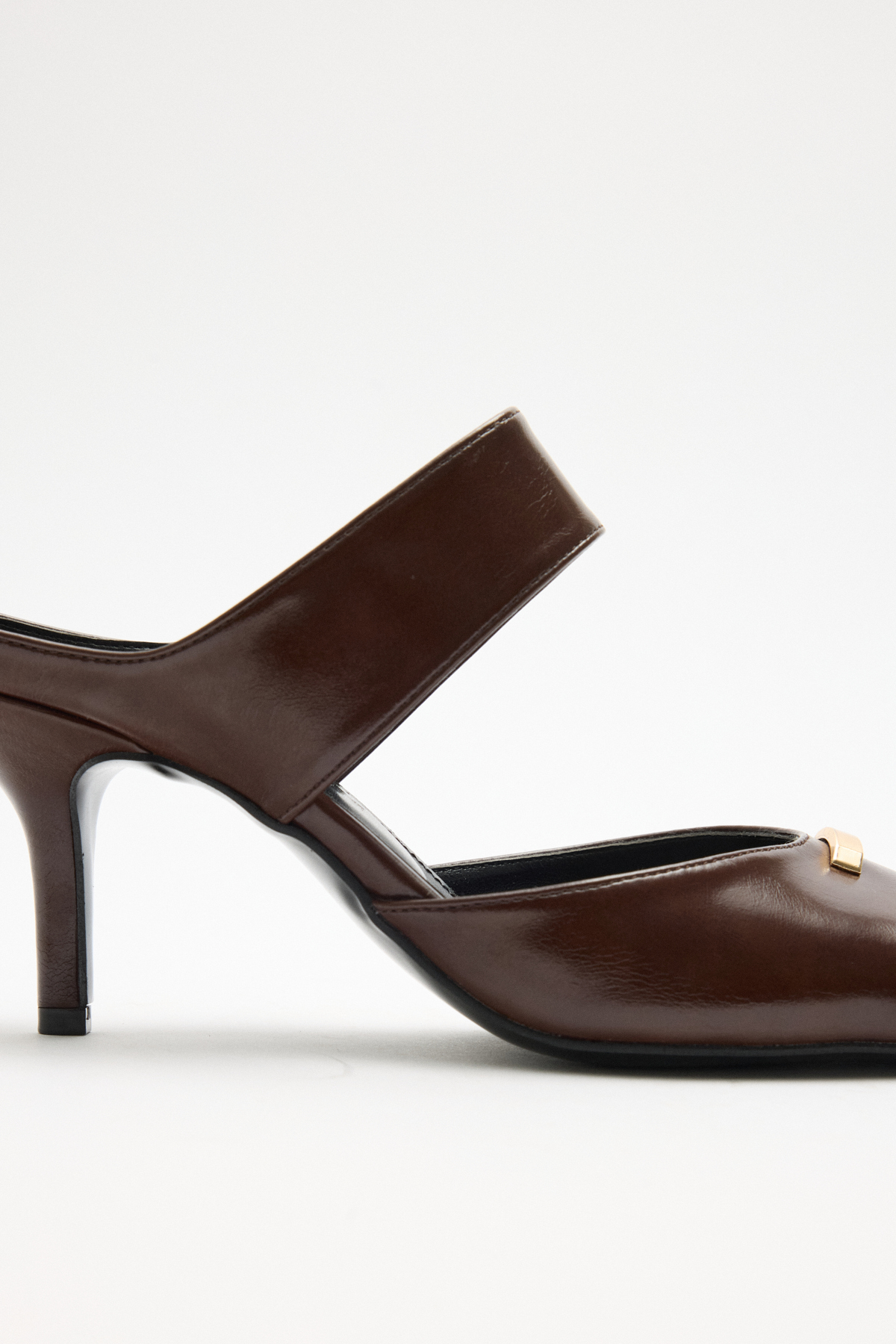 Küt Burun Toka Detaylı Acı Kahve Kadın Topuklu