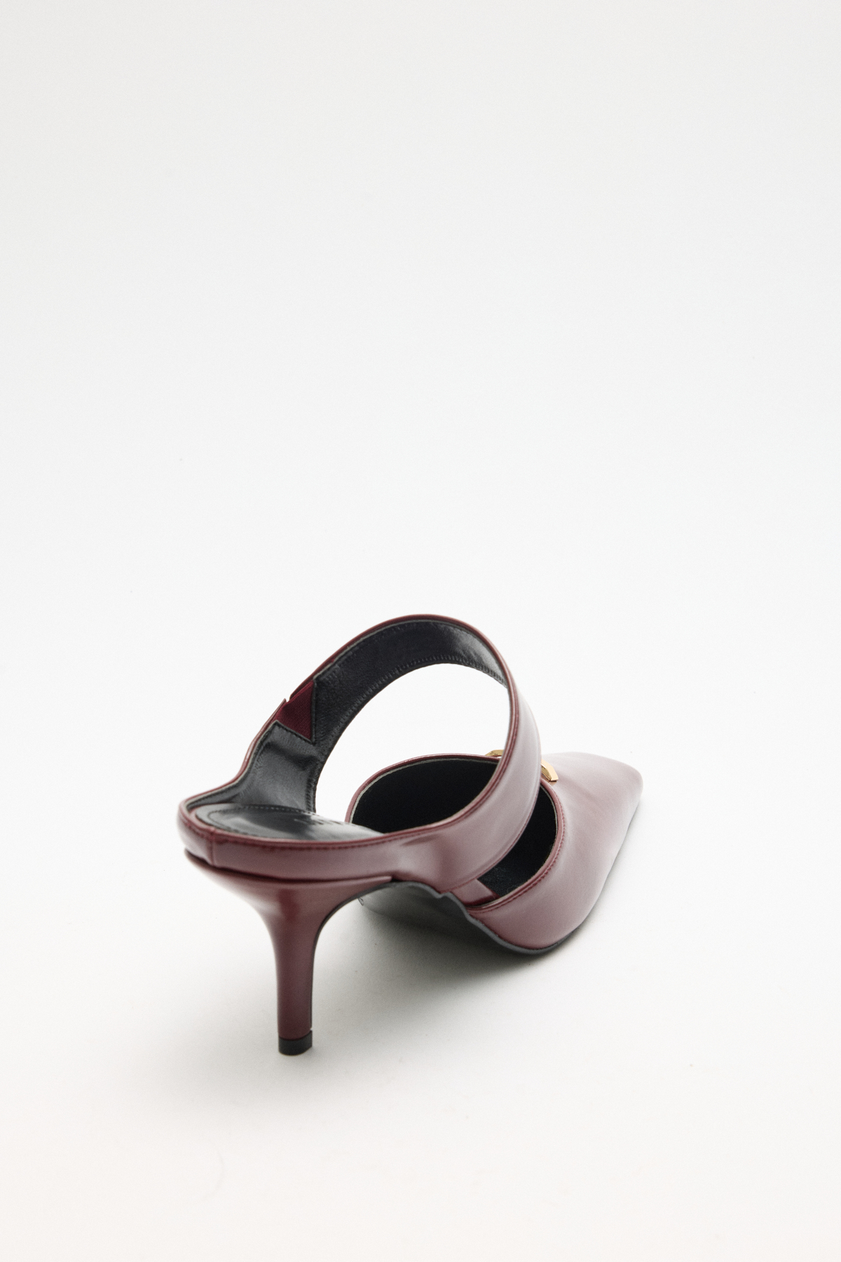 Küt Burun Toka Detaylı Bordo Kadın Topuklu