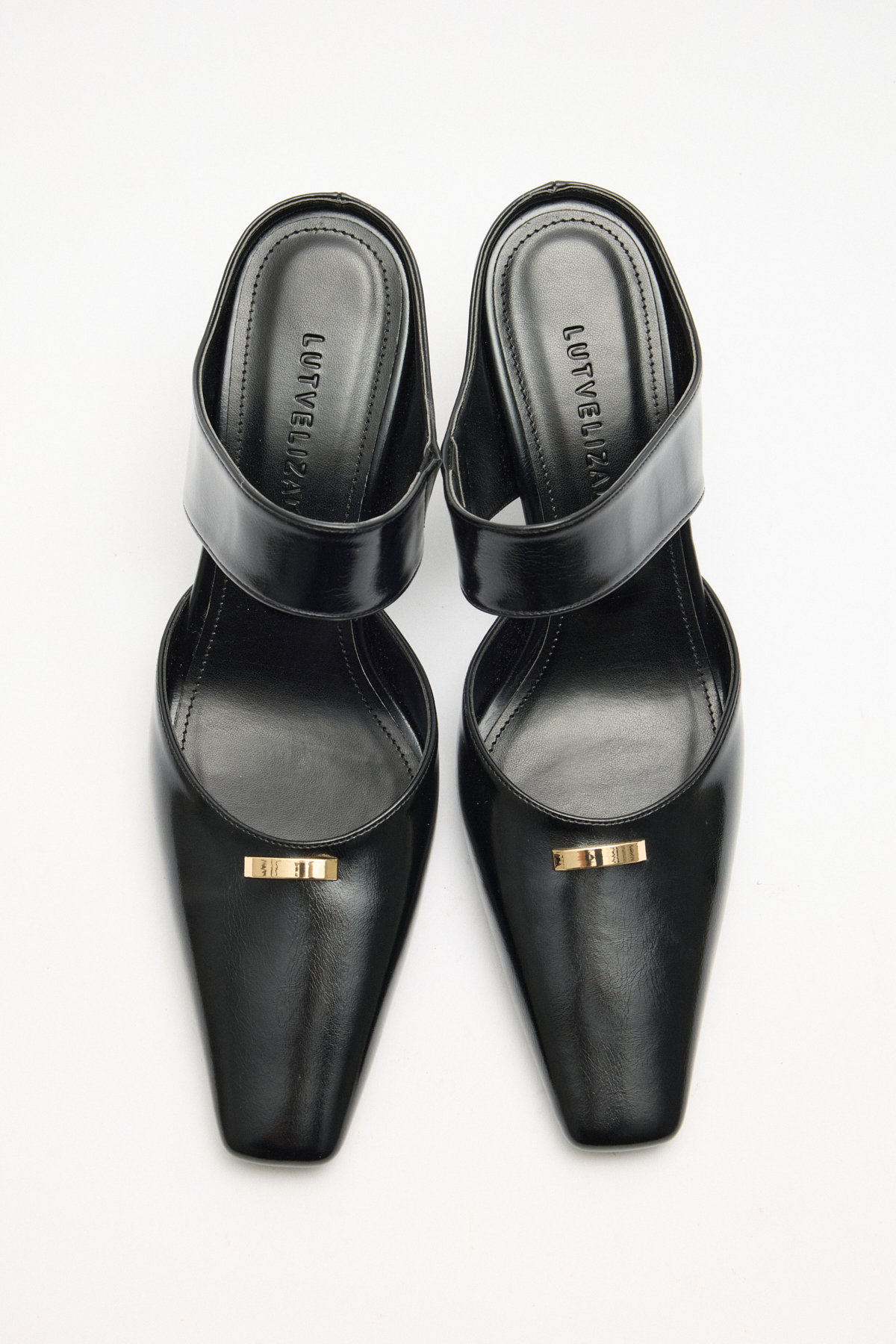 Küt Burun Toka Detaylı Siyah Kadın Topuklu