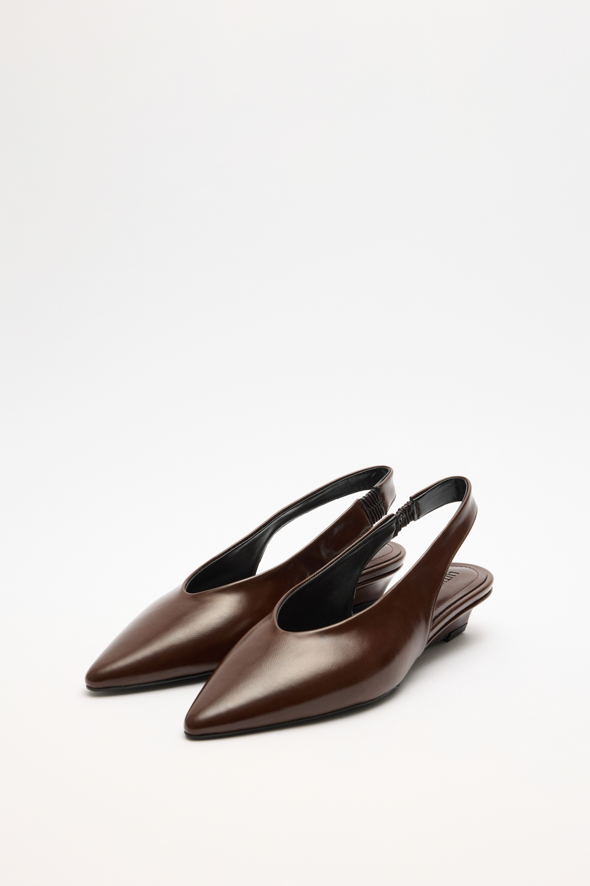 Sivri Burun Dekolteli Dolgu Topuk Acı Kahve Kadın Topuklu