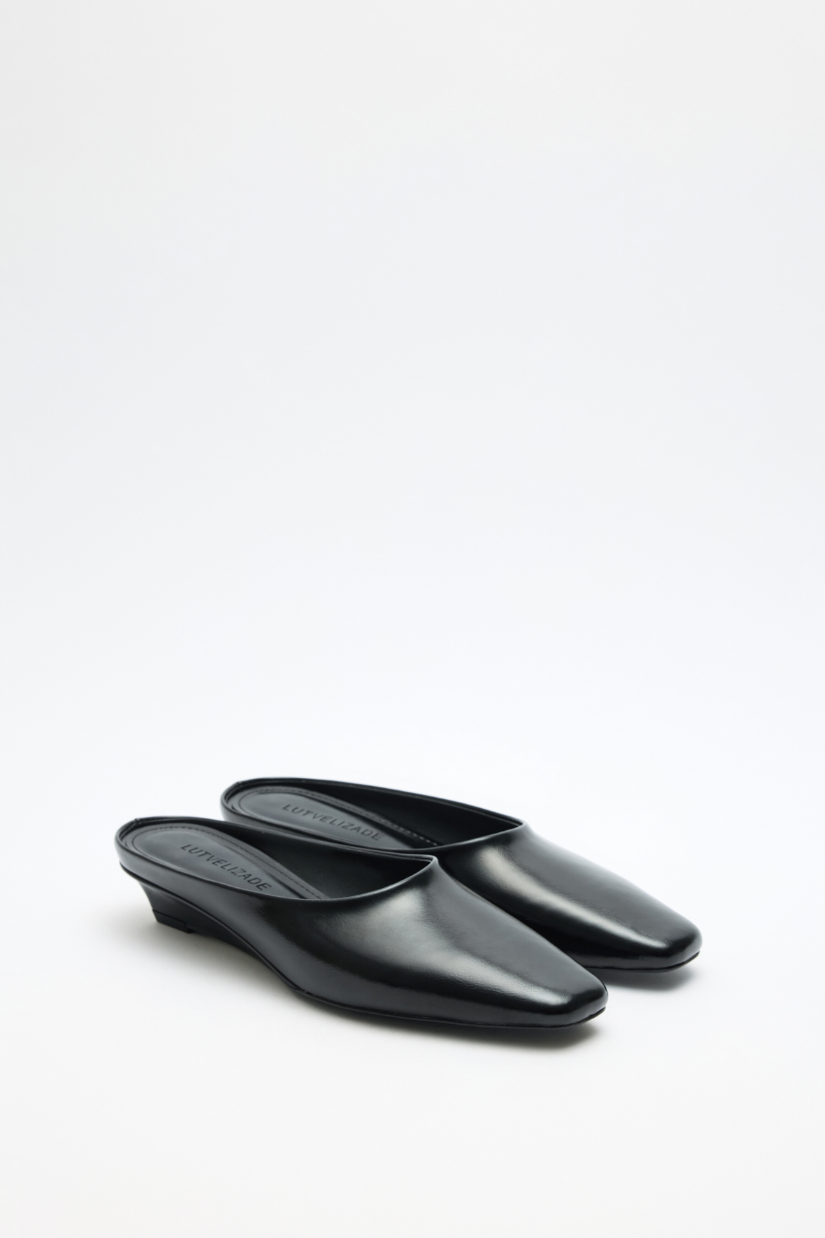 Deri Görünümlu Dolgu Topuk Siyah Kadın Topuklu