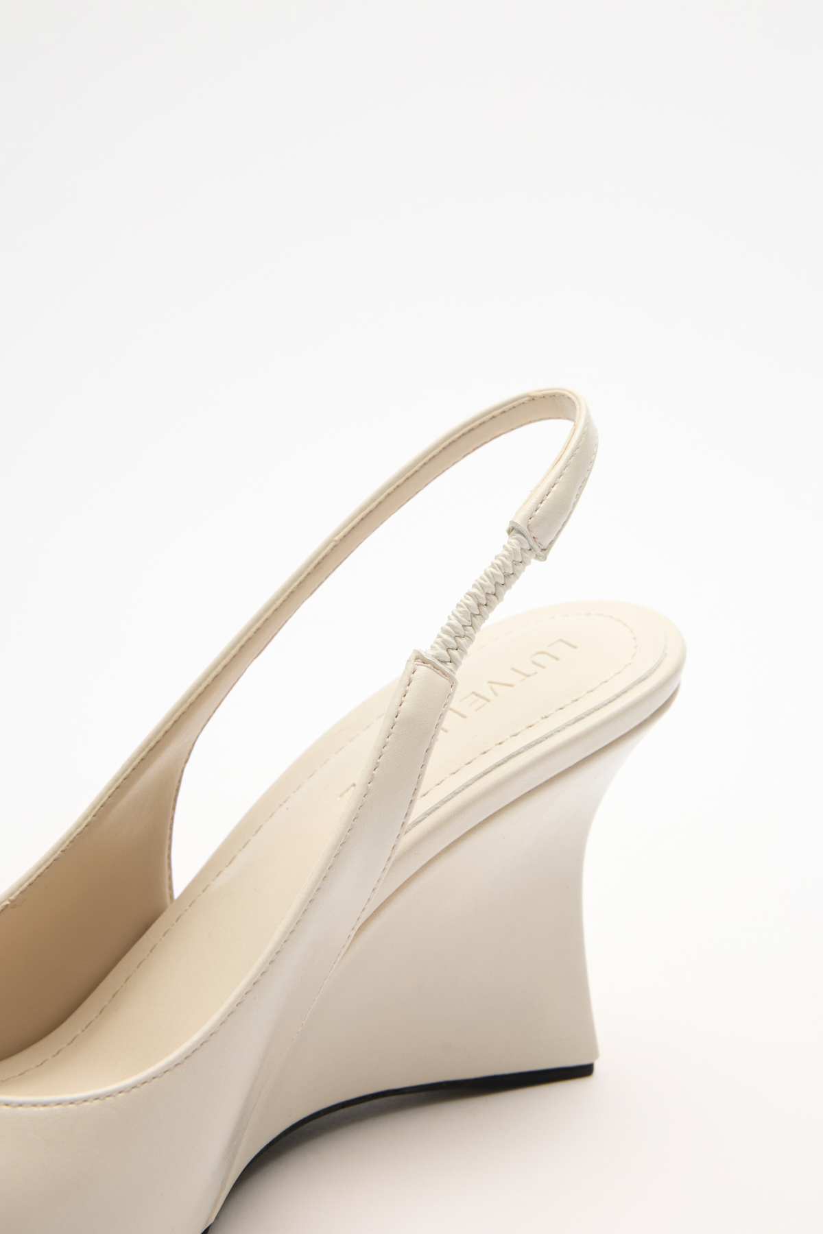 Deri Görünümlü Sivri Burun Dolgu Topuk Kemik Kadın Topuklu