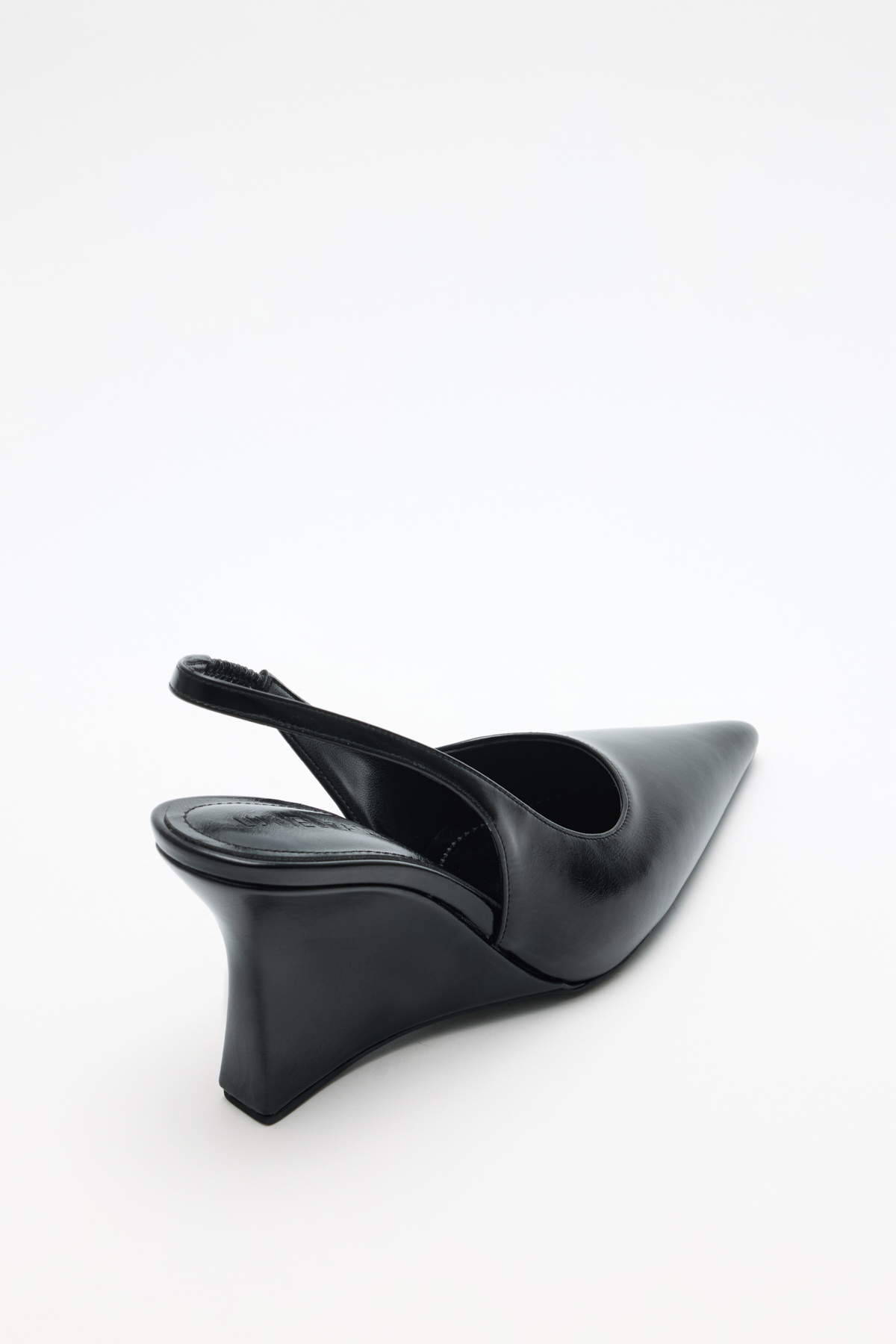 Deri Görünümlü Sivri Burun Dolgu Topuk Siyah Kadın Topuklu