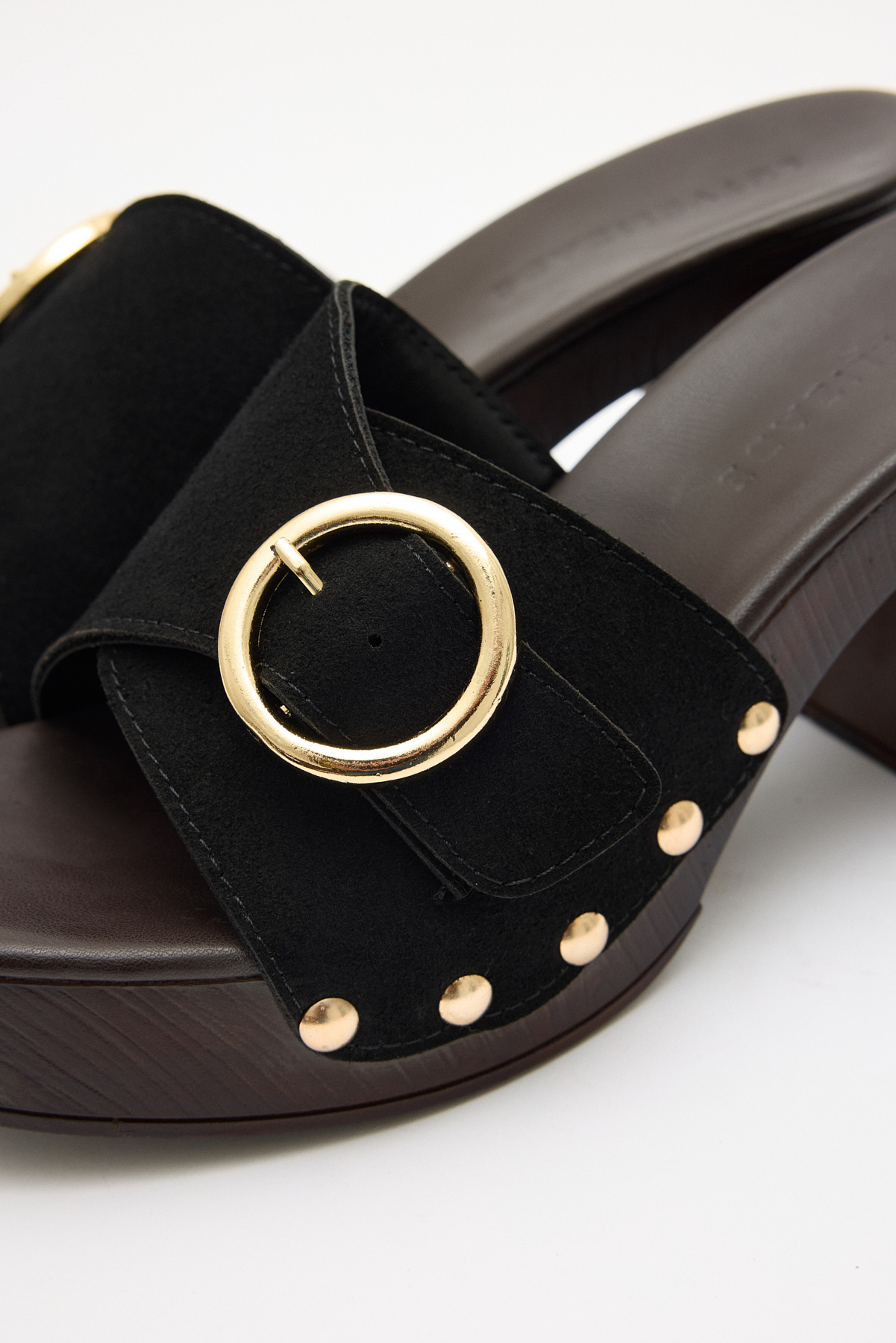 Toka ve Zımba Detaylı Siyah Süet Kadın Topuklu