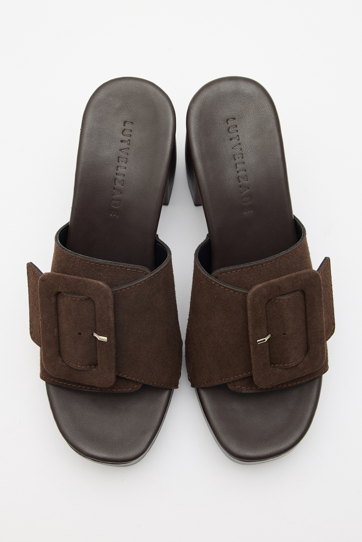 Büyük Tokalı ve Zımba Detaylı Acı Kahve Süet Kadın Topuklu