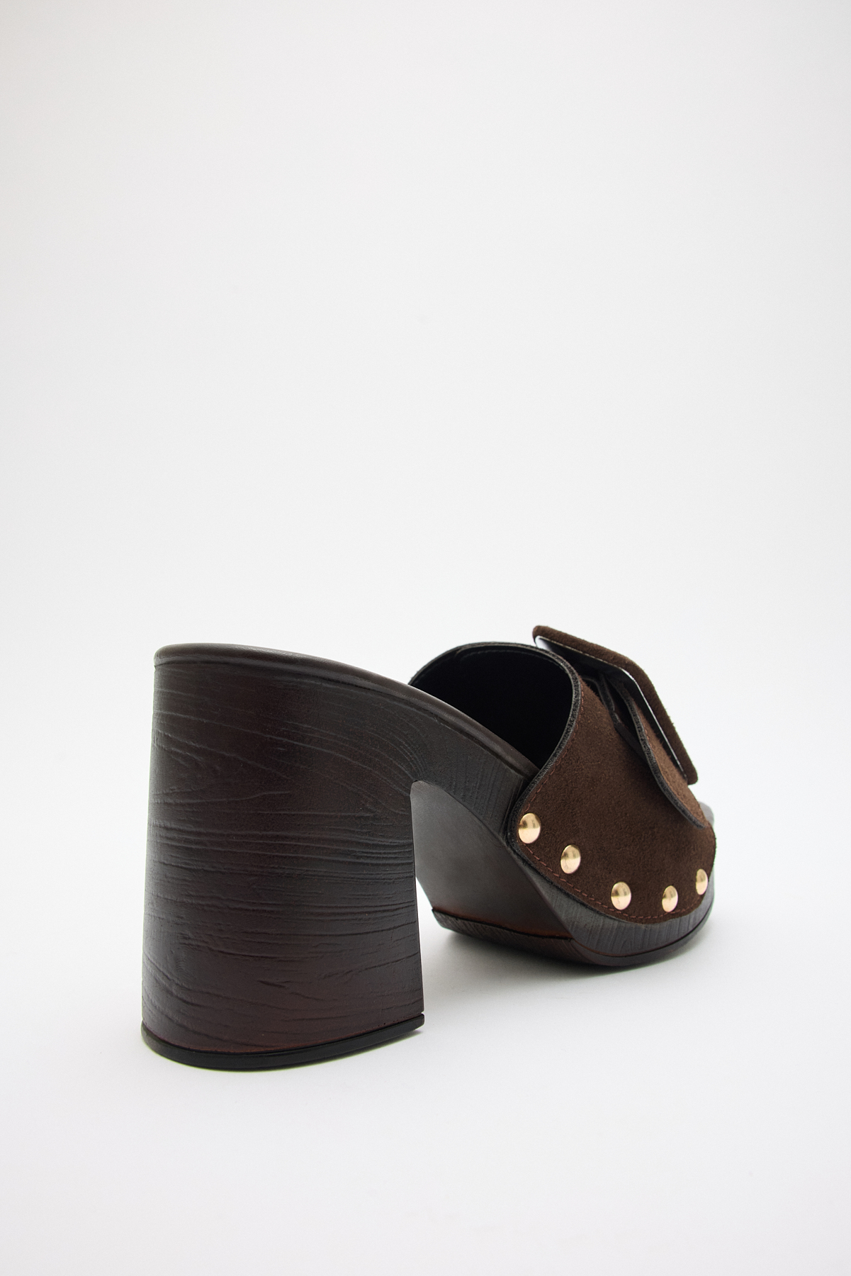 Büyük Tokalı ve Zımba Detaylı Acı Kahve Süet Kadın Topuklu