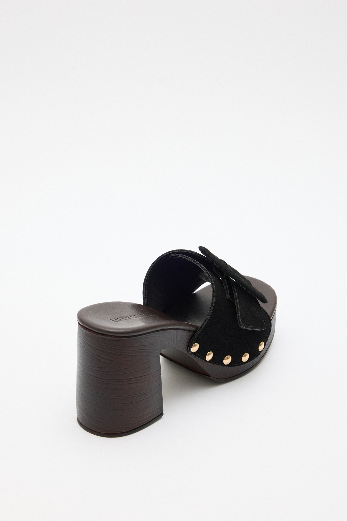 Büyük Tokalı ve Zımba Detaylı Siyah Süet Kadın Topuklu