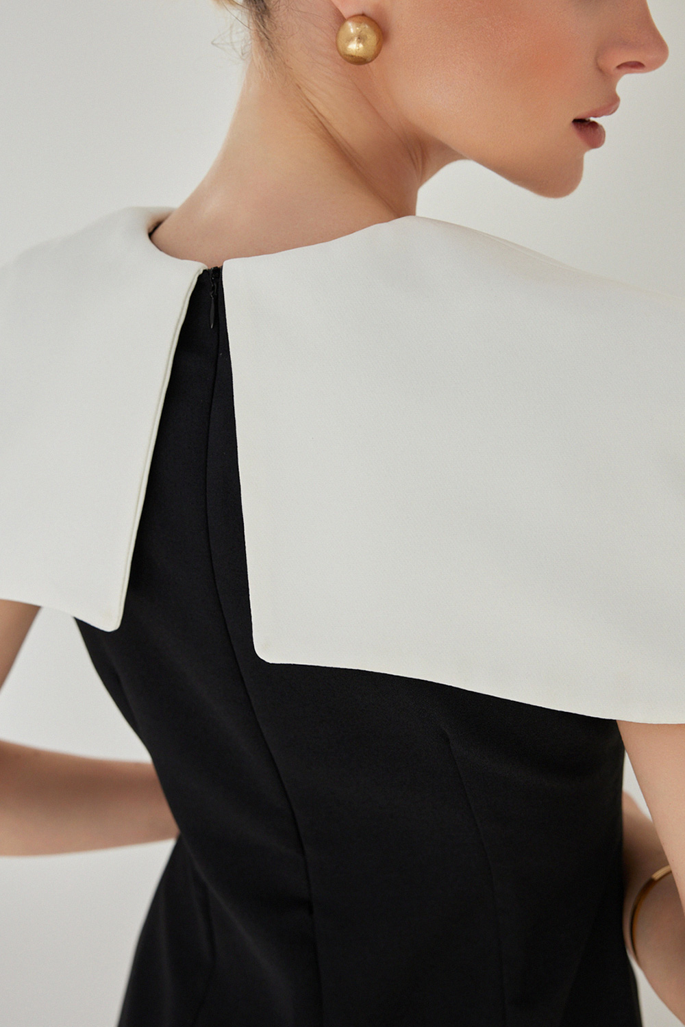 Yaka Detaylı Siyah Kadın Elbise