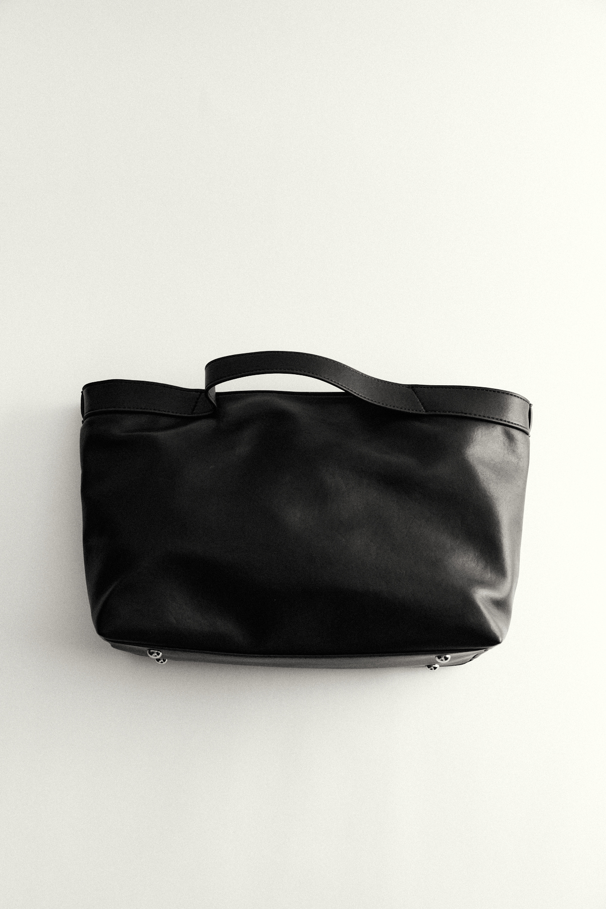 Yumuşak Dokulu Klasik Büyük Boy Siyah Kadın Çanta